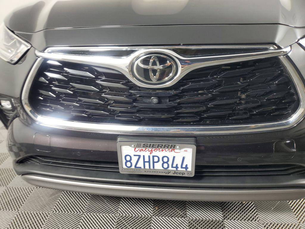 used 2022 Toyota Highlander car, priced at $36,550
