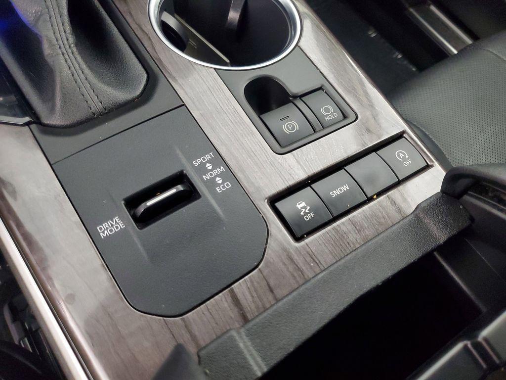 used 2022 Toyota Highlander car, priced at $36,550