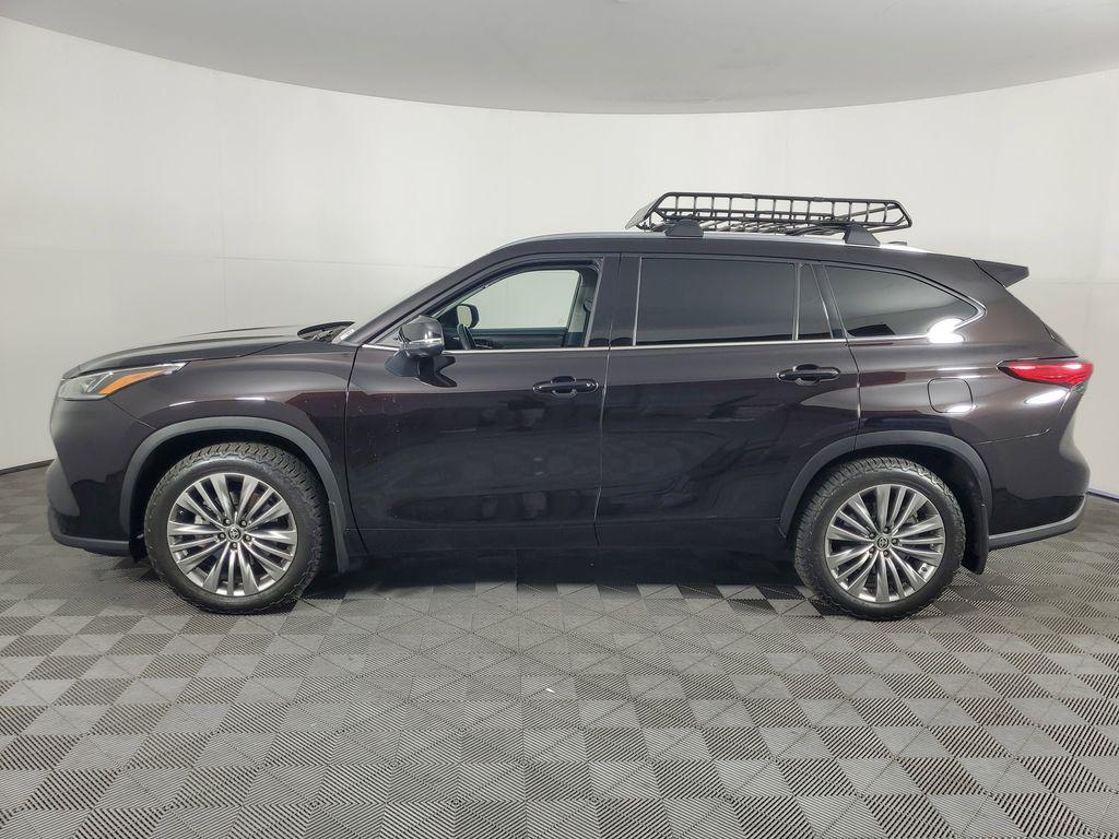 used 2022 Toyota Highlander car, priced at $36,550
