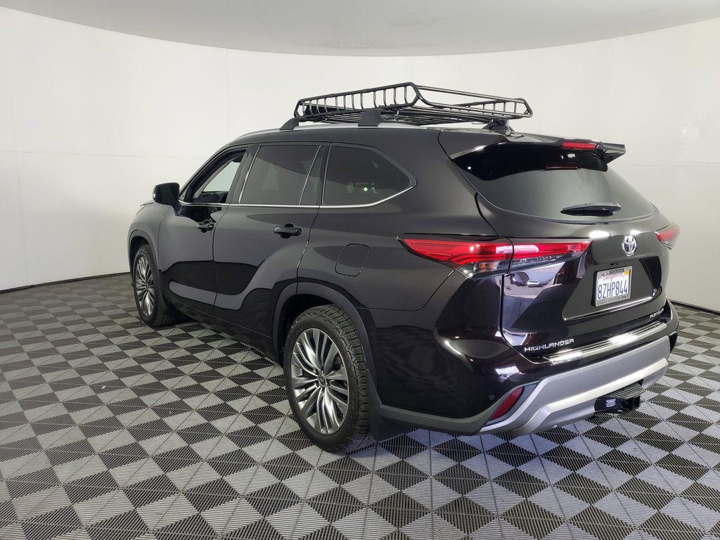 used 2022 Toyota Highlander car, priced at $36,550