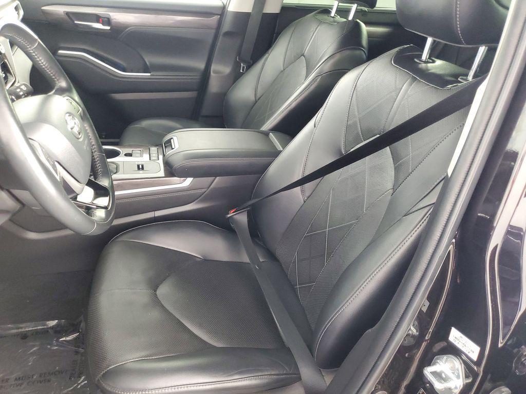 used 2022 Toyota Highlander car, priced at $36,550