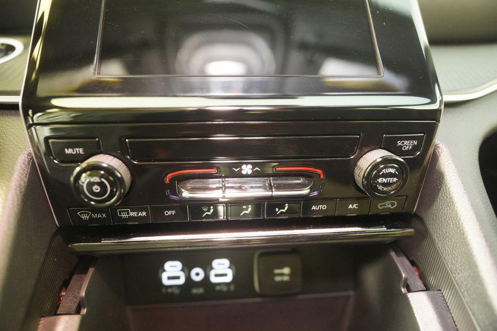 used 2025 Jeep Grand Cherokee car, priced at $30,850