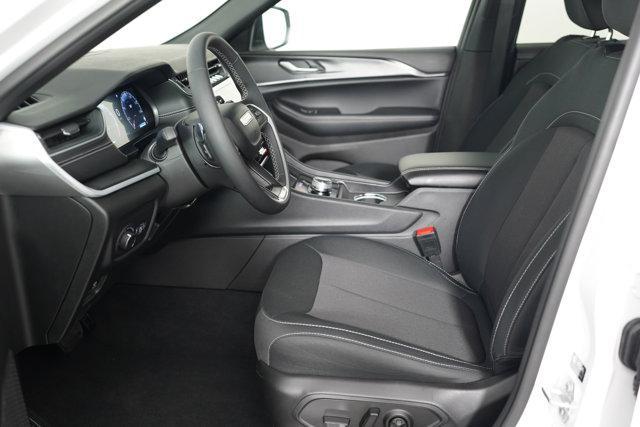 used 2025 Jeep Grand Cherokee car, priced at $34,262