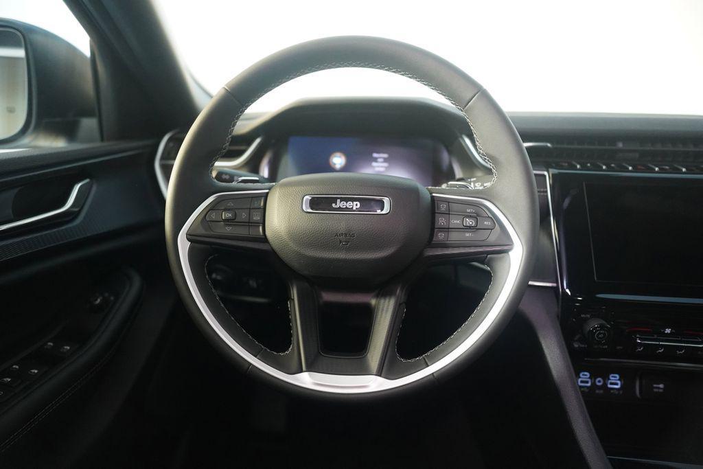 used 2025 Jeep Grand Cherokee car, priced at $30,850