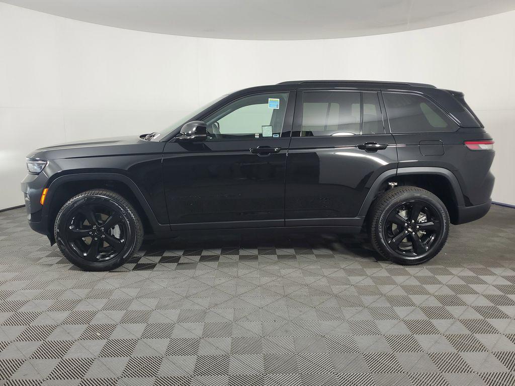 new 2025 Jeep Grand Cherokee car, priced at $48,950