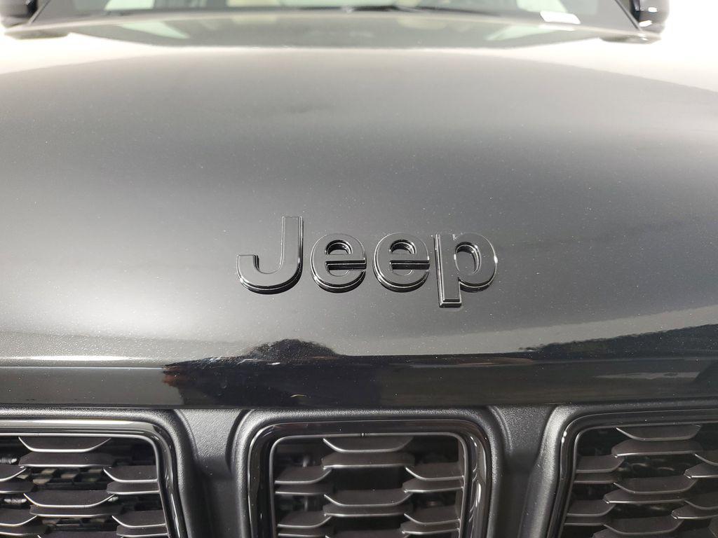 new 2025 Jeep Grand Cherokee car, priced at $48,950