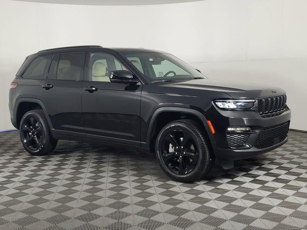 new 2025 Jeep Grand Cherokee car, priced at $48,950