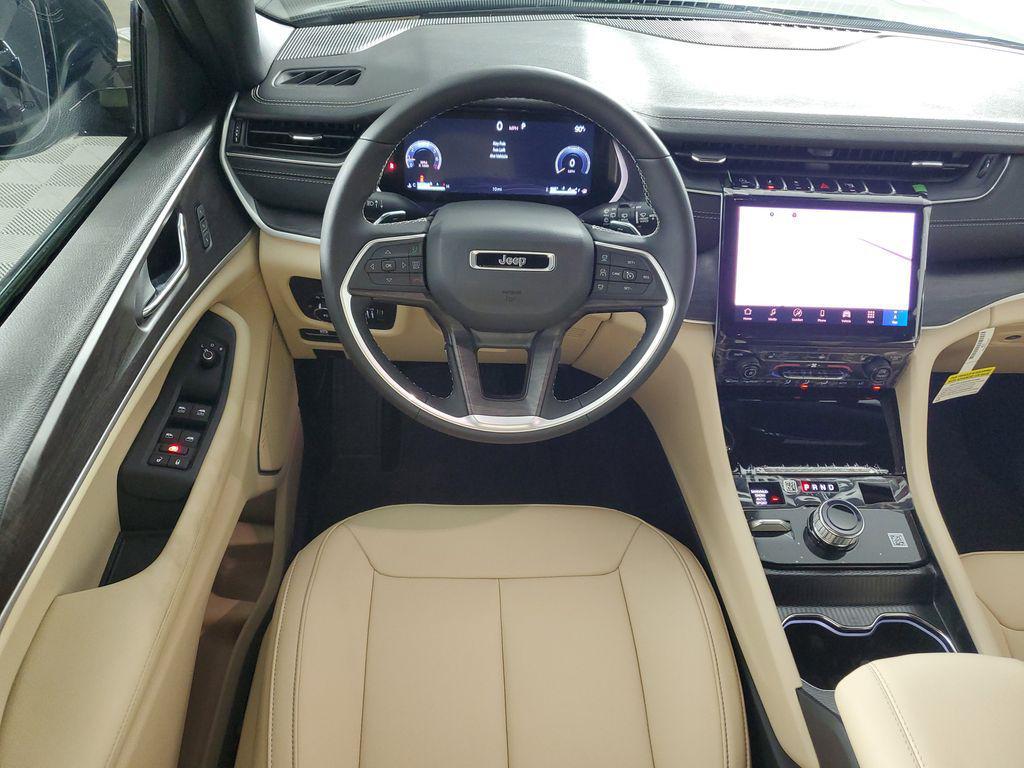 new 2025 Jeep Grand Cherokee car, priced at $48,950
