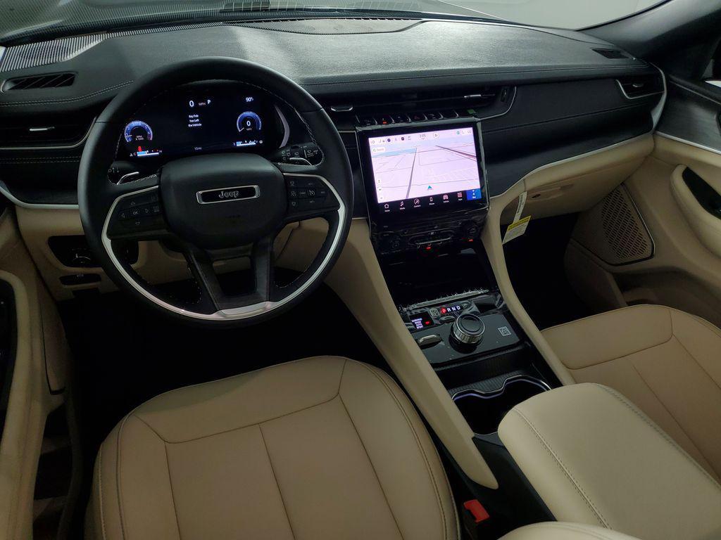 new 2025 Jeep Grand Cherokee car, priced at $48,950