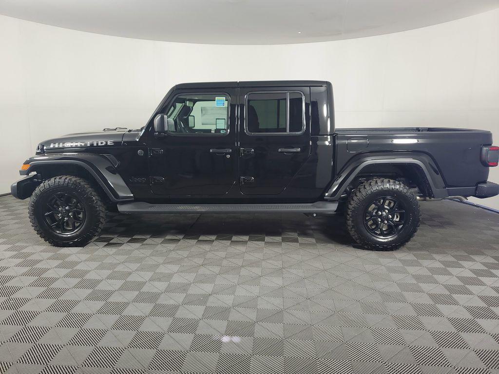new 2025 Jeep Gladiator car, priced at $45,999
