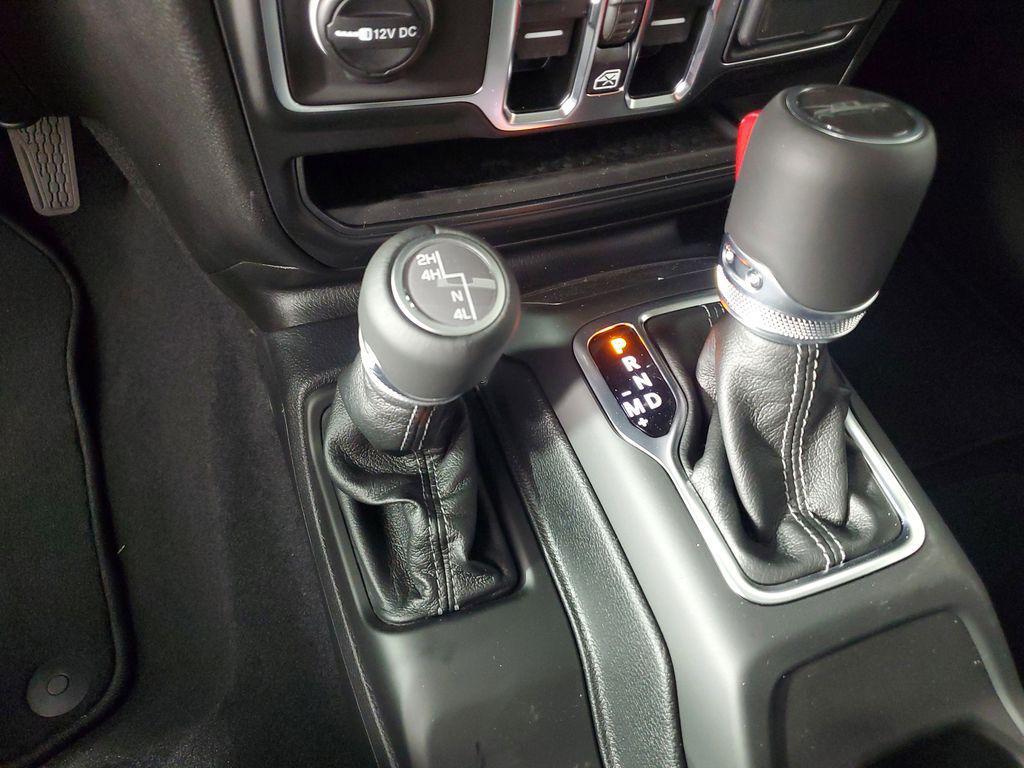 new 2025 Jeep Gladiator car, priced at $45,999