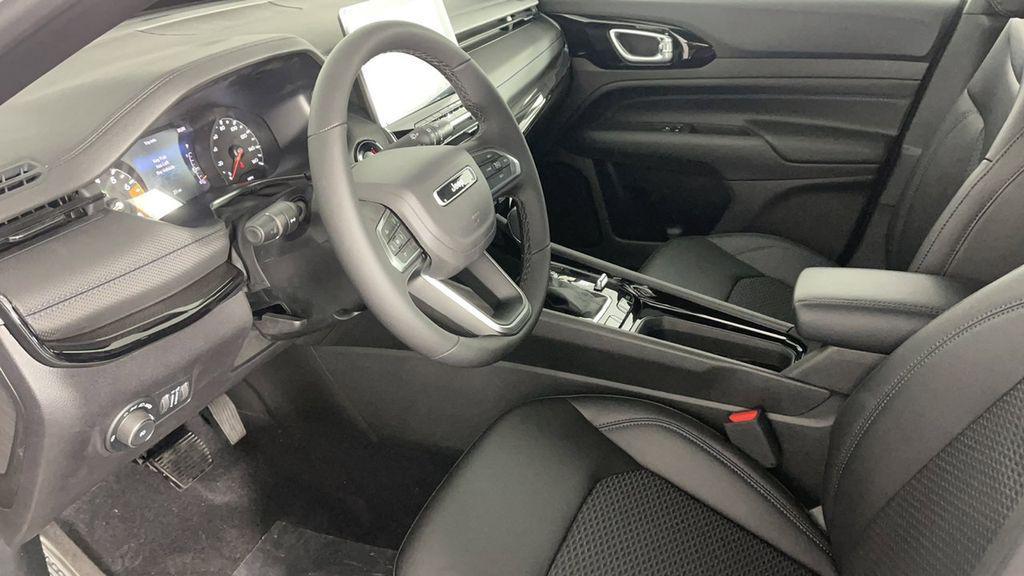 new 2025 Jeep Compass car, priced at $29,250