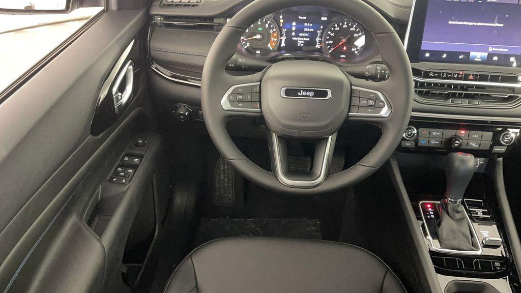 new 2025 Jeep Compass car, priced at $29,250