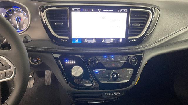 new 2025 Chrysler Pacifica car, priced at $45,920