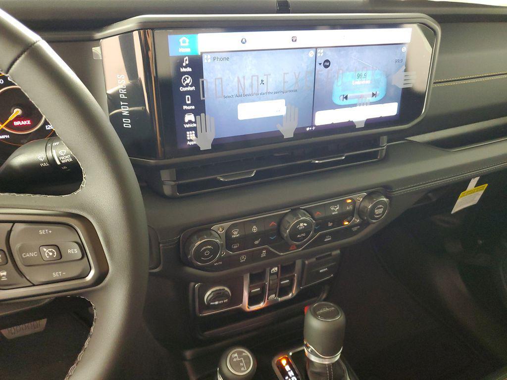 new 2025 Jeep Gladiator car, priced at $44,550