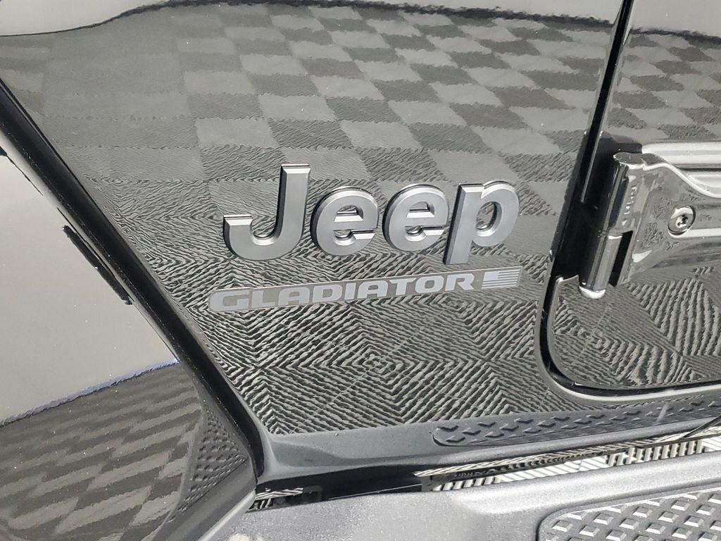 new 2025 Jeep Gladiator car, priced at $44,550