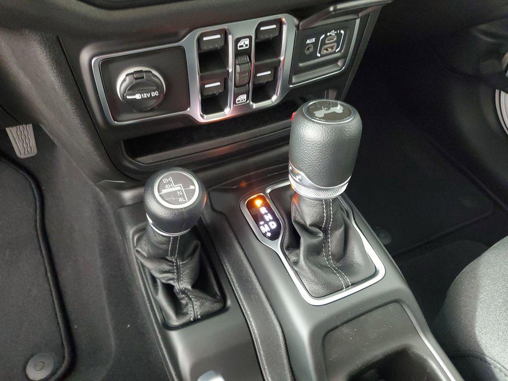 new 2025 Jeep Wrangler car, priced at $36,450