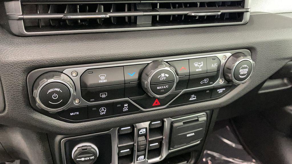new 2025 Jeep Wrangler car, priced at $40,950