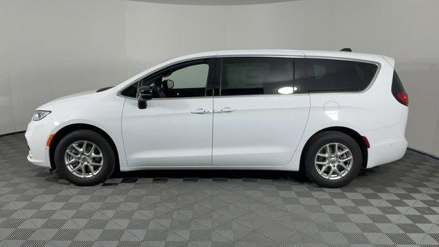 new 2025 Chrysler Pacifica car, priced at $45,425