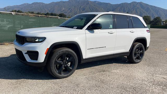 new 2024 Jeep Grand Cherokee car, priced at $46,580