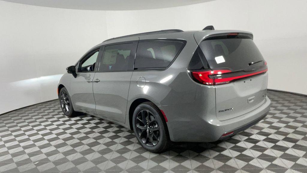 new 2025 Chrysler Pacifica car, priced at $47,750