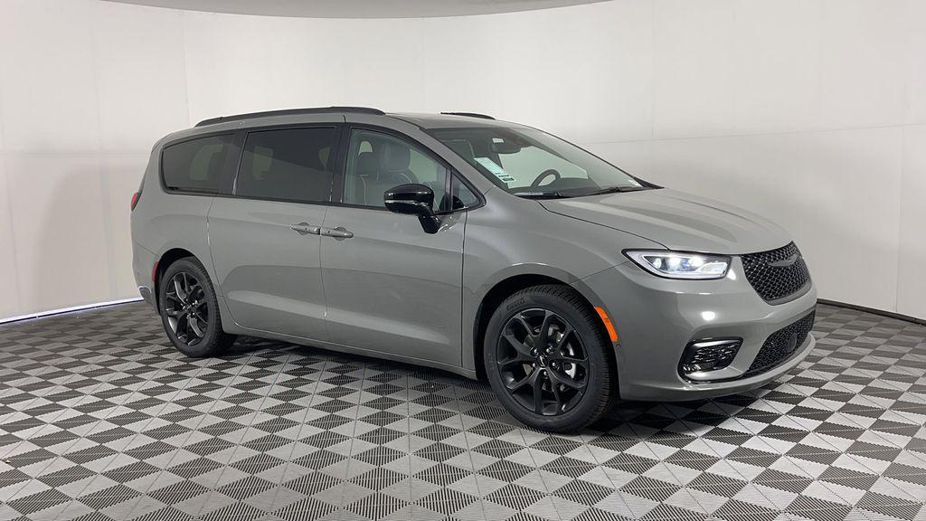new 2025 Chrysler Pacifica car, priced at $47,750