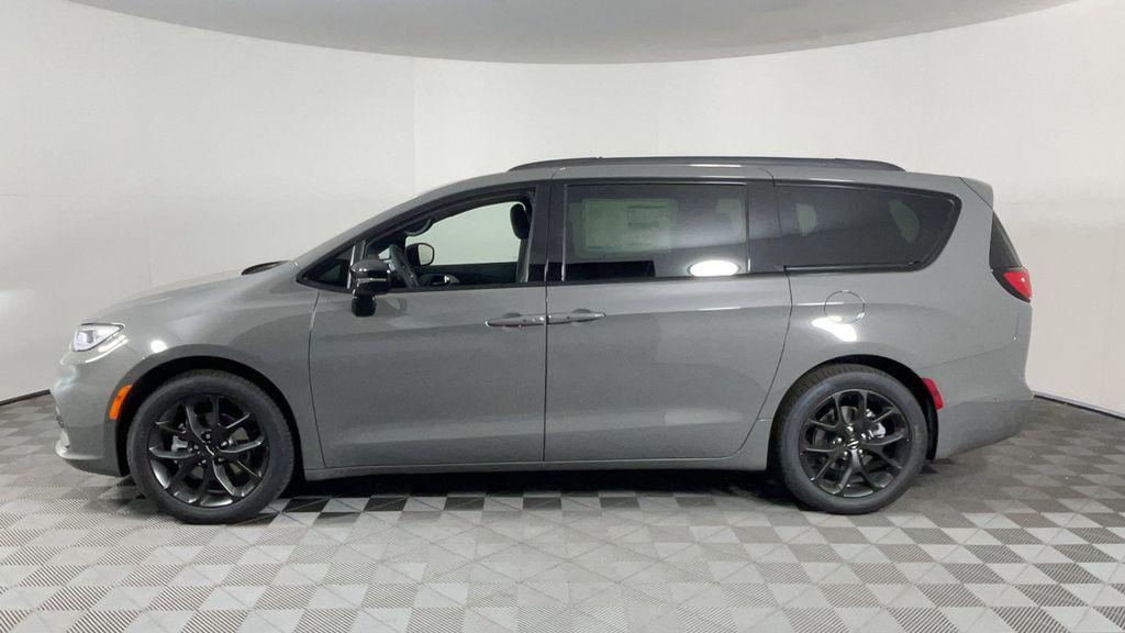 new 2025 Chrysler Pacifica car, priced at $47,750