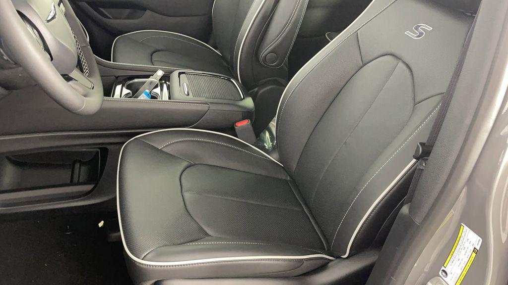 new 2025 Chrysler Pacifica car, priced at $47,750