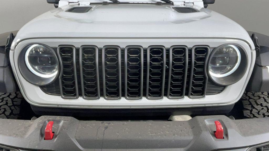 new 2025 Jeep Wrangler car, priced at $48,850