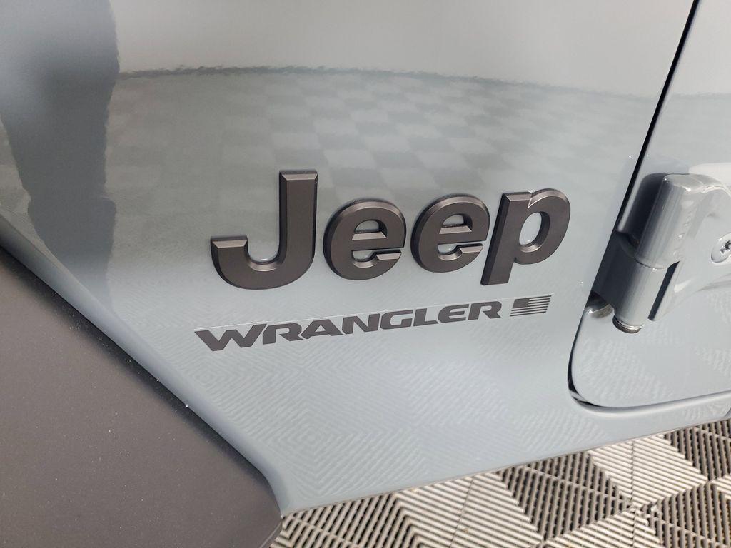 new 2025 Jeep Wrangler car, priced at $37,350