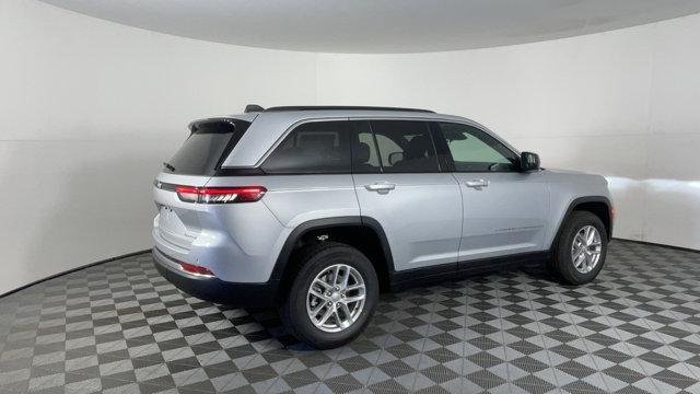 new 2025 Jeep Grand Cherokee car, priced at $40,175