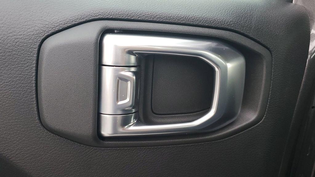 new 2026 Jeep Gladiator car, priced at $45,095