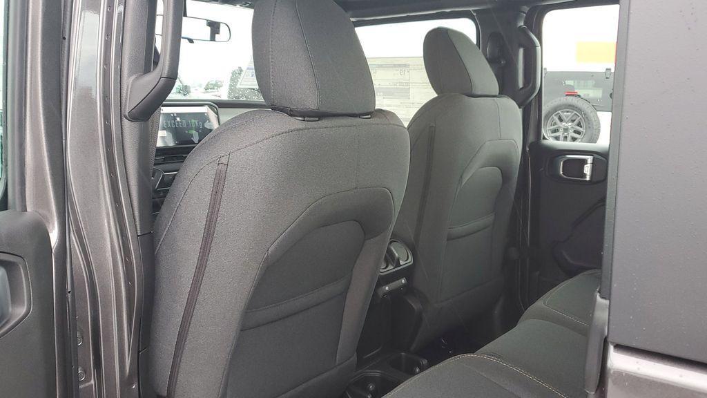 new 2026 Jeep Gladiator car, priced at $45,095