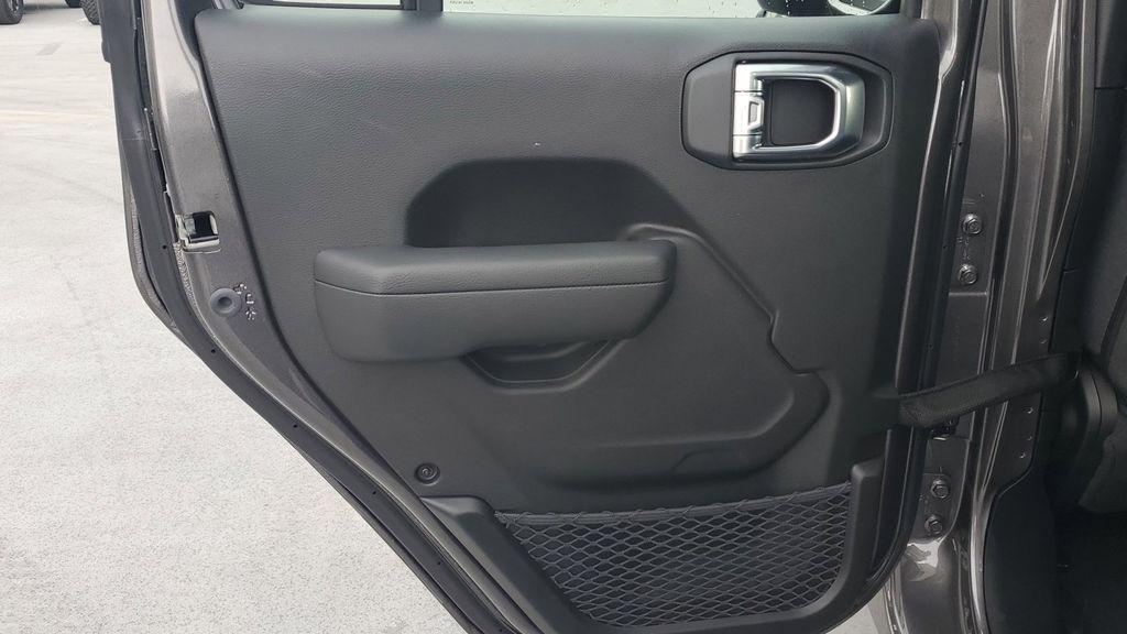 new 2026 Jeep Gladiator car, priced at $45,095