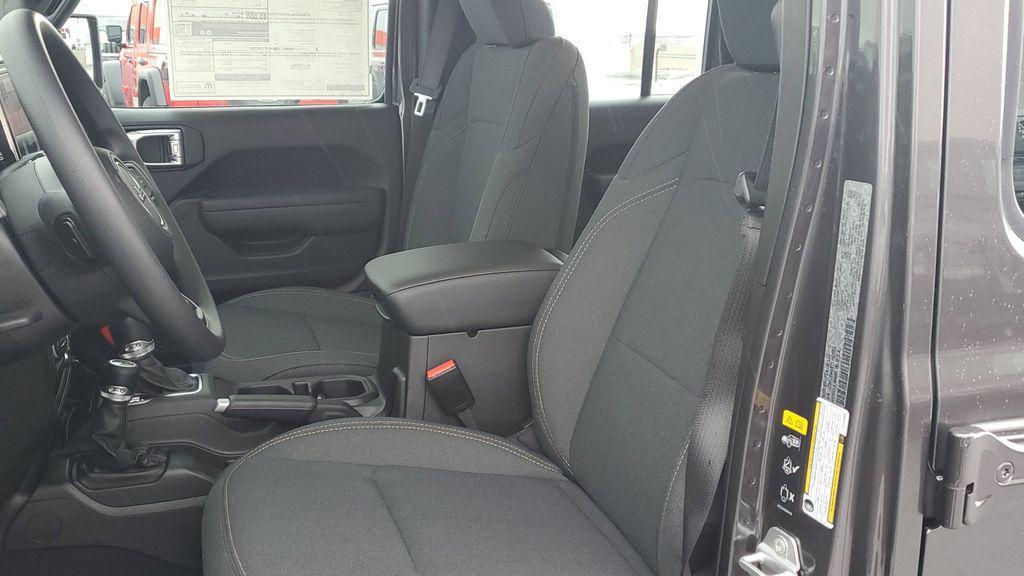 new 2026 Jeep Gladiator car, priced at $45,095