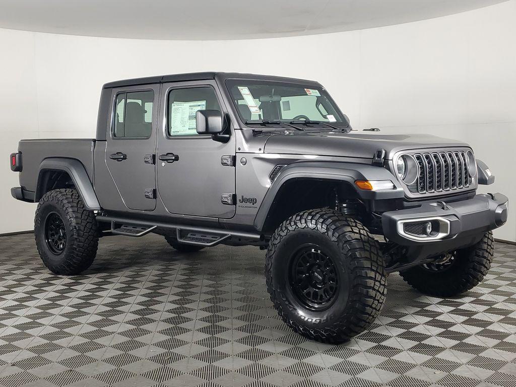 new 2026 Jeep Gladiator car, priced at $45,095