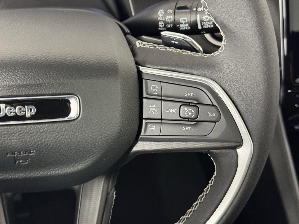 used 2025 Jeep Grand Cherokee car, priced at $30,350