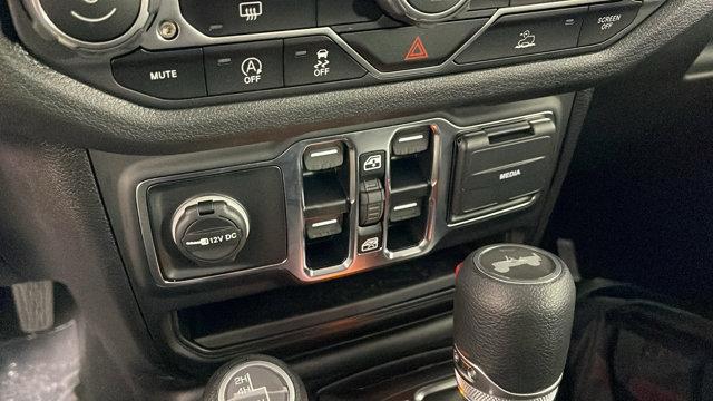 new 2025 Jeep Wrangler car, priced at $44,175