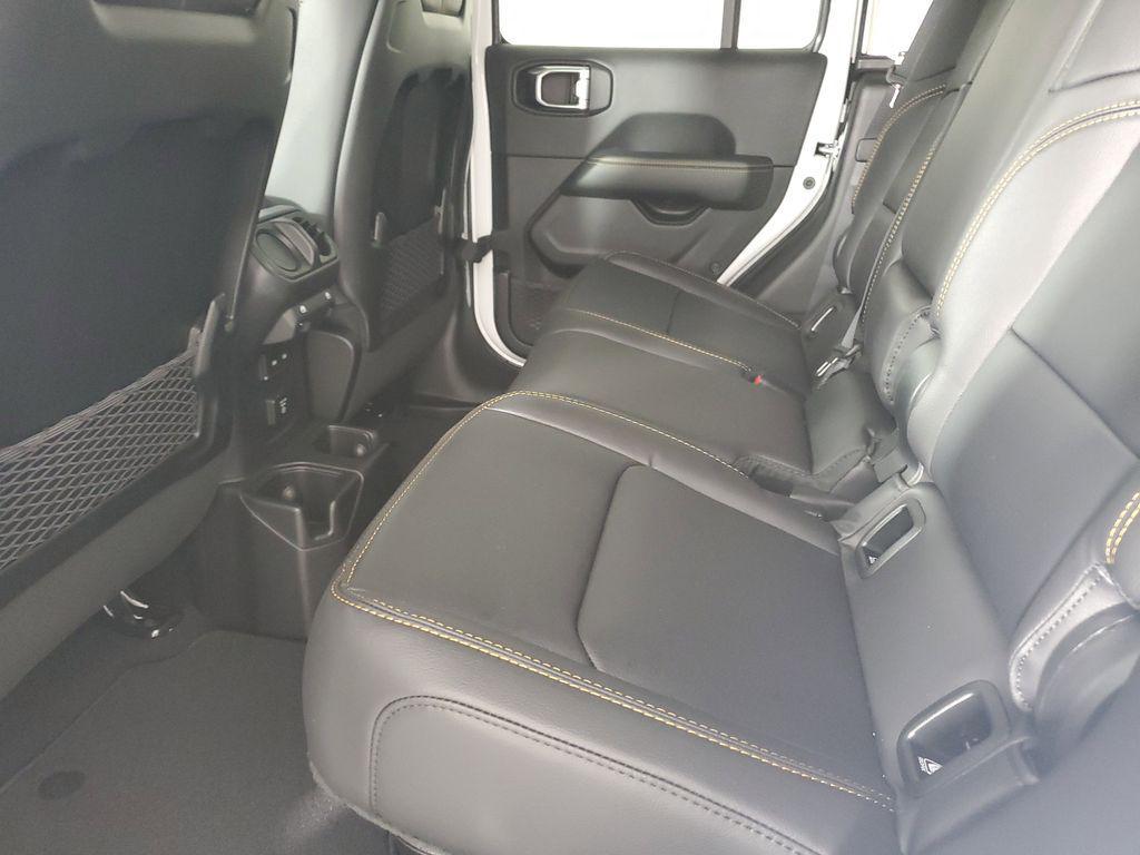 new 2025 Jeep Gladiator car, priced at $45,950