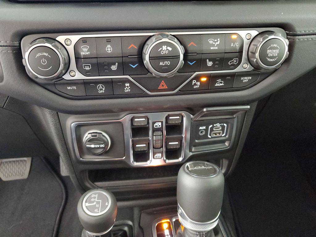 new 2025 Jeep Gladiator car, priced at $45,950