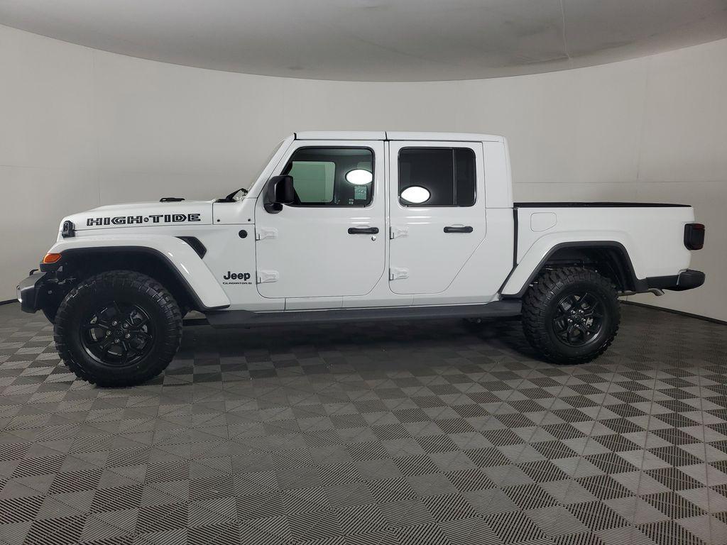 new 2025 Jeep Gladiator car, priced at $45,950