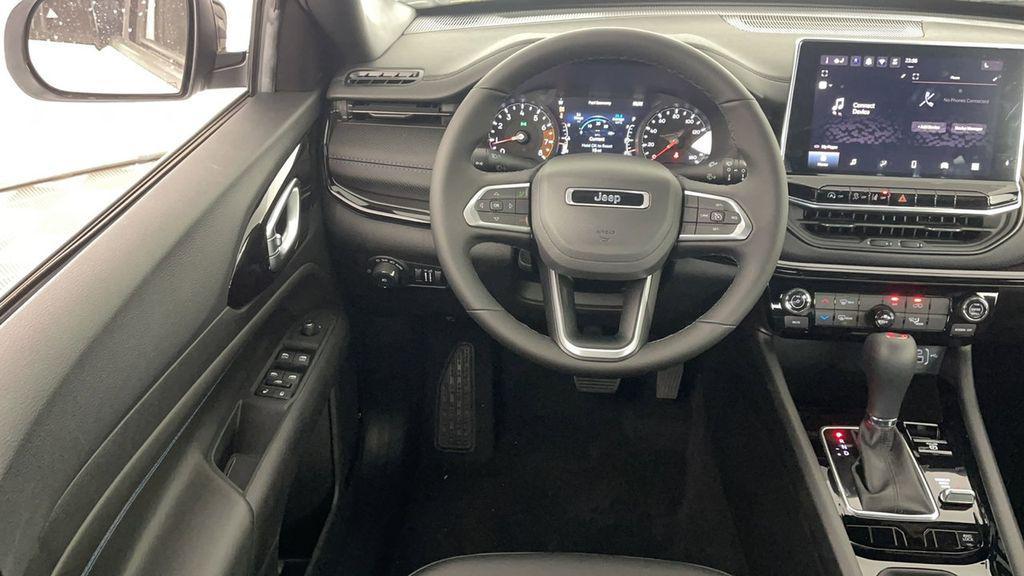 new 2025 Jeep Compass car, priced at $26,850