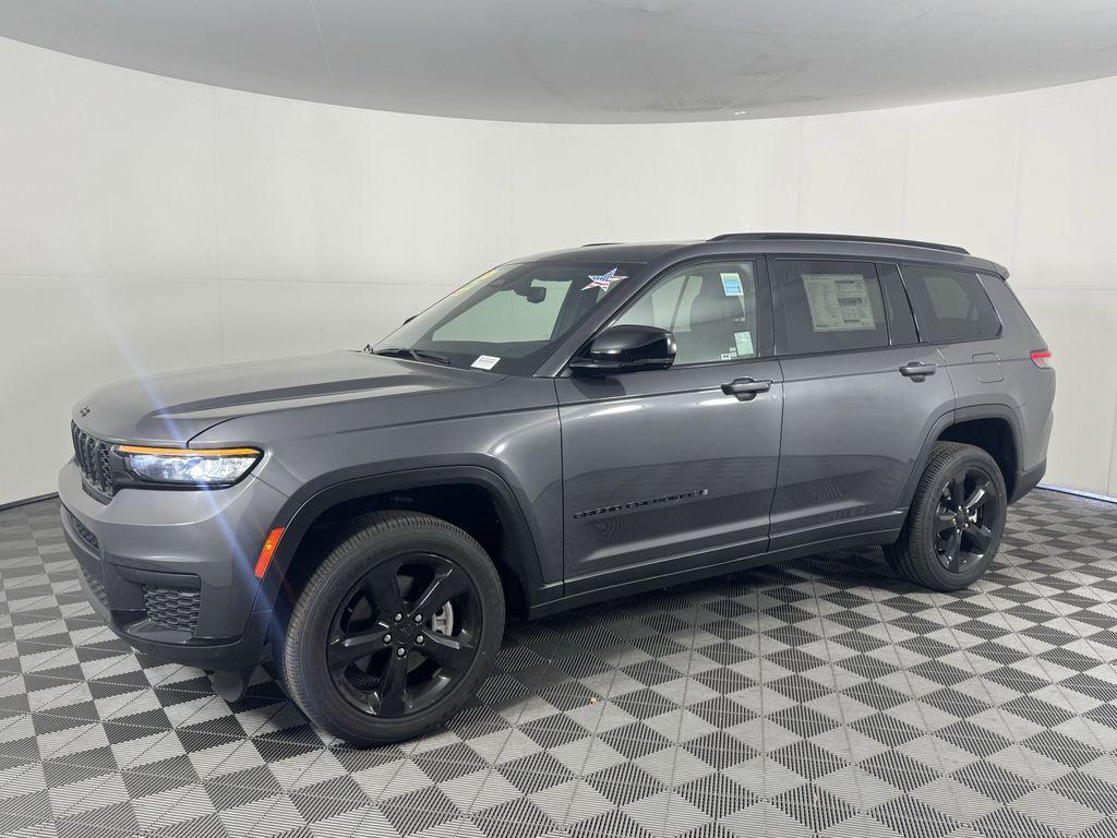 new 2024 Jeep Grand Cherokee L car, priced at $38,995