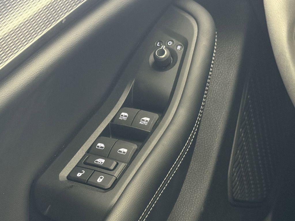 new 2024 Jeep Grand Cherokee L car, priced at $38,995