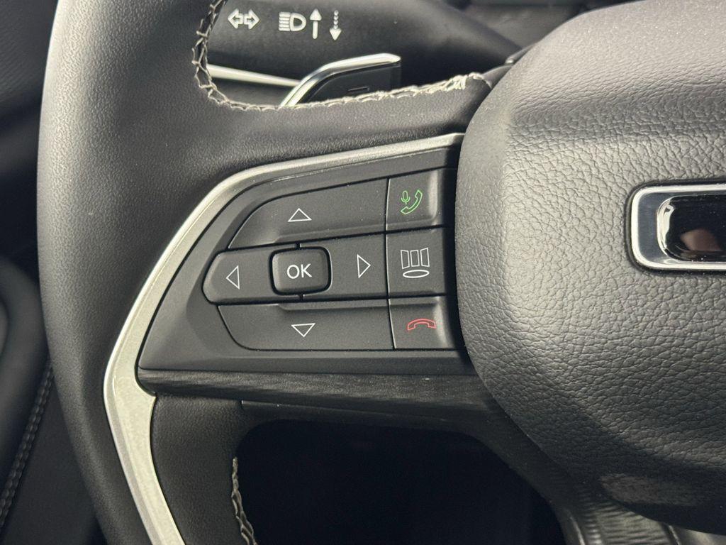 new 2024 Jeep Grand Cherokee L car, priced at $38,995