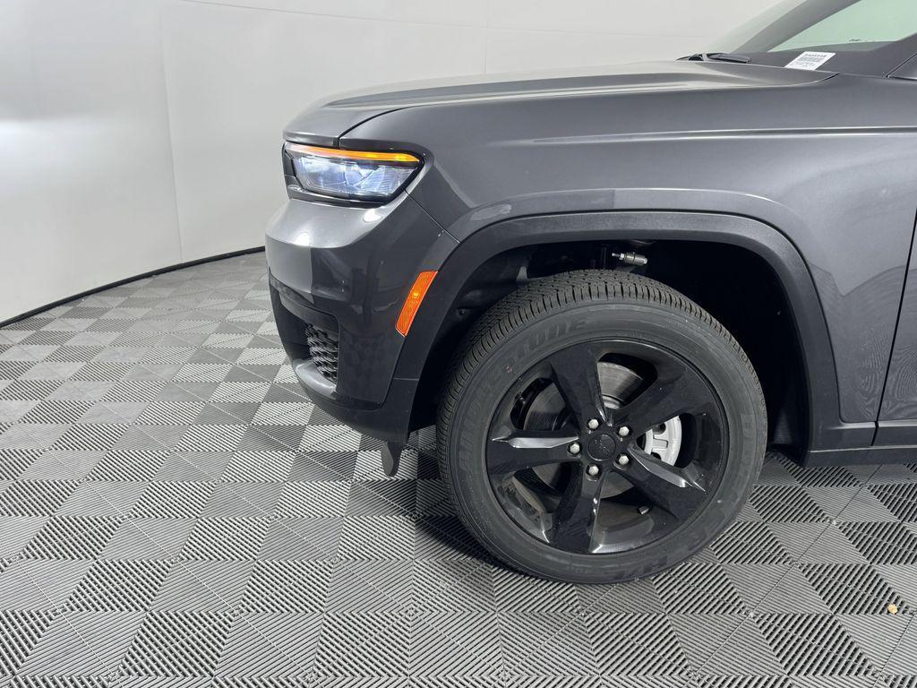 new 2024 Jeep Grand Cherokee L car, priced at $38,995