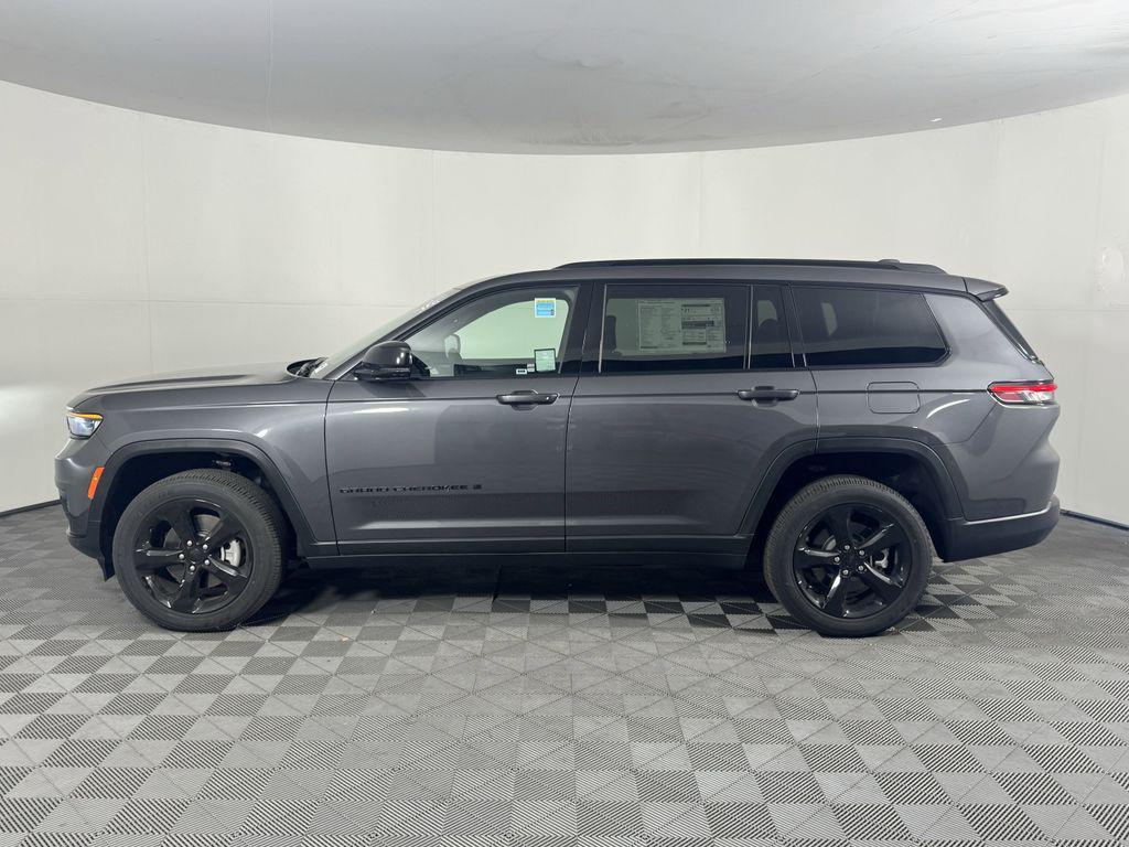 new 2024 Jeep Grand Cherokee L car, priced at $38,995