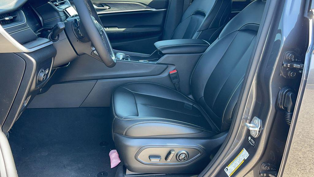new 2024 Jeep Grand Cherokee L car, priced at $44,750