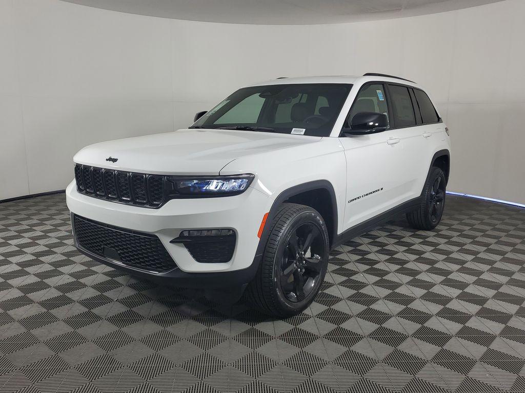 new 2025 Jeep Grand Cherokee car, priced at $49,300