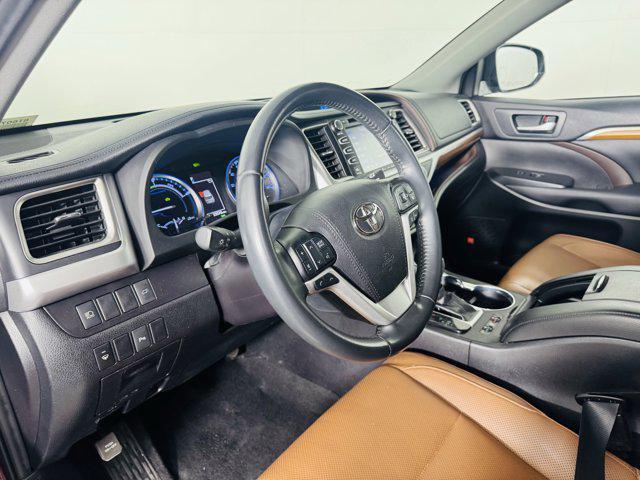 used 2019 Toyota Highlander Hybrid car, priced at $35,837